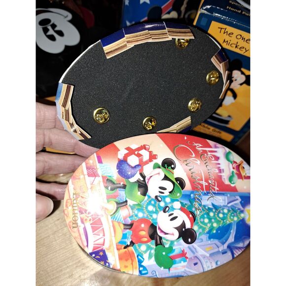 Very Vintage FABULOUS Mickey Mouse Watches, Bobble Heads, Weight, Cologne, Pins - Picture 11 of 15